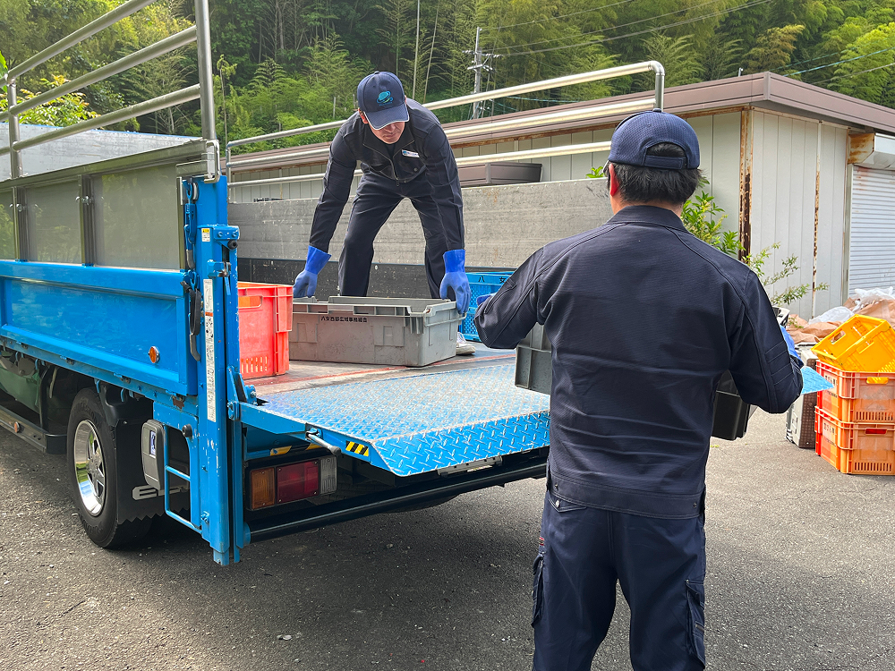 資源ゴミ [古紙・布類]